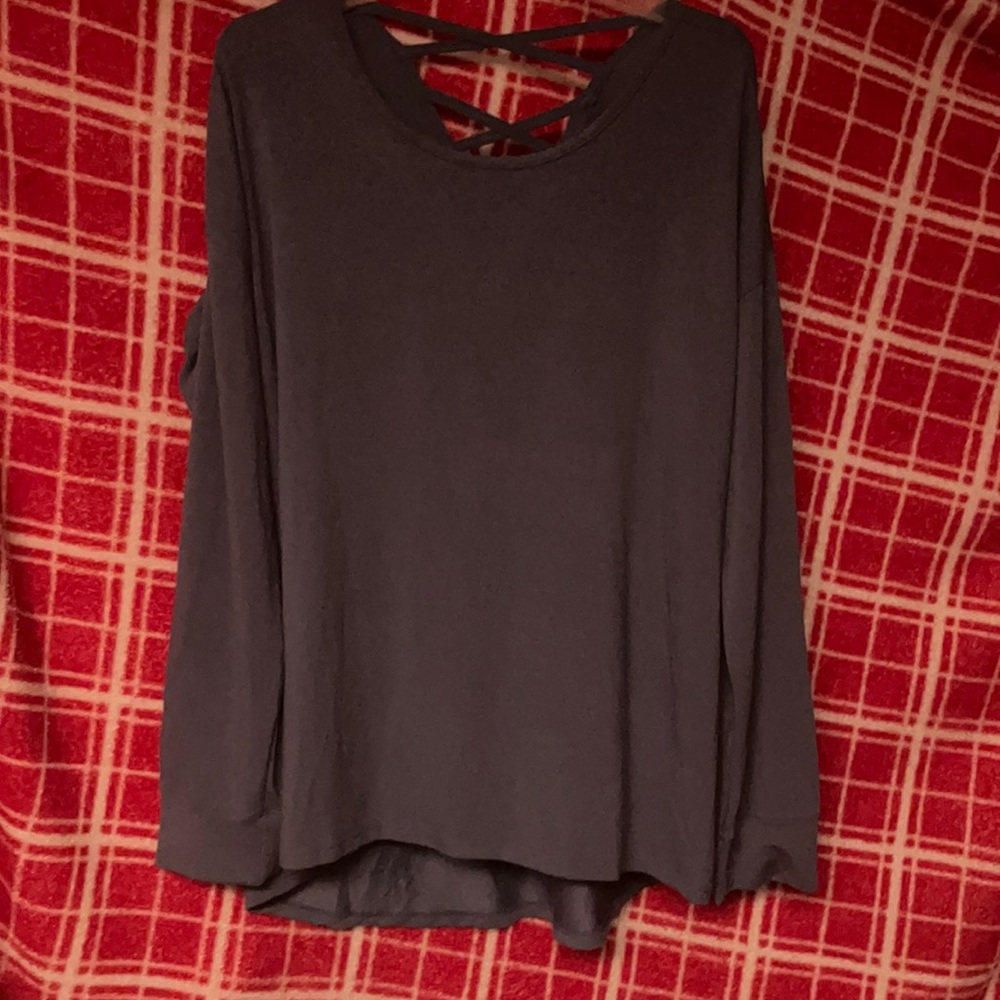 I’m selling a blue blouse.